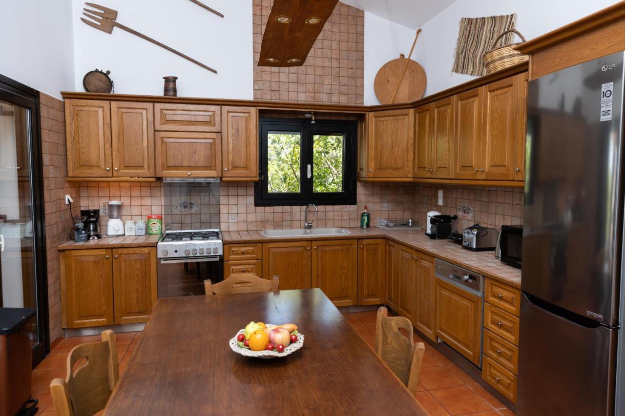 Kouvelia Country Home Luxury Villa Rental Nerotrivia ภายนอก รูปภาพ